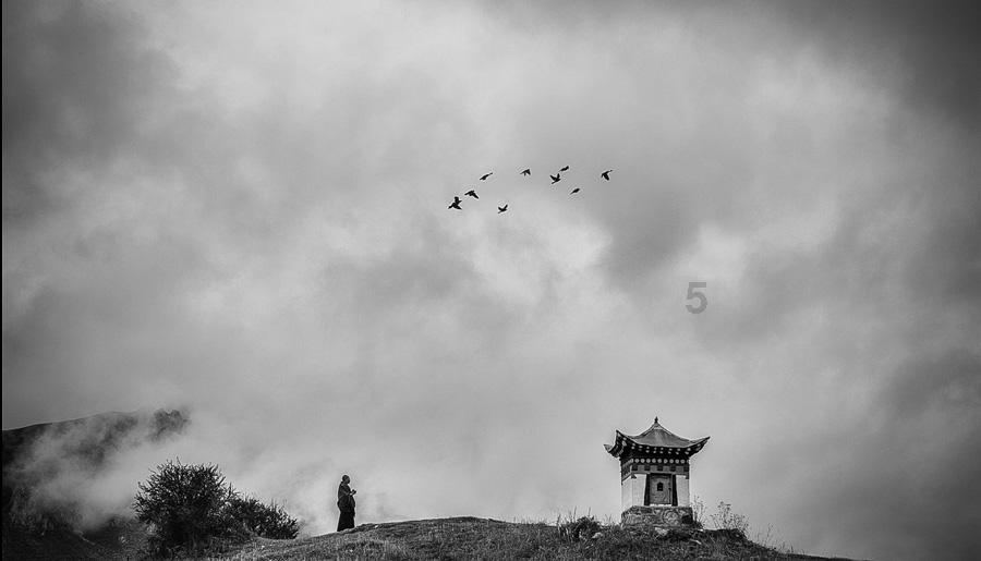 白蛇传奇的终极挑战:破魔特殊装备与剑来的奇幻较量