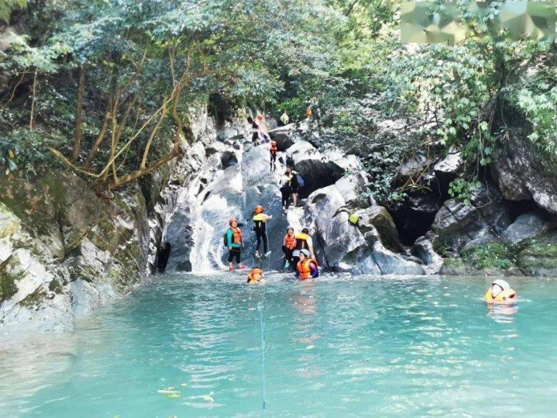 我爸死了我姐夫去大队里拿了钱他没分给我怎么办可以问他要吗游戏画面